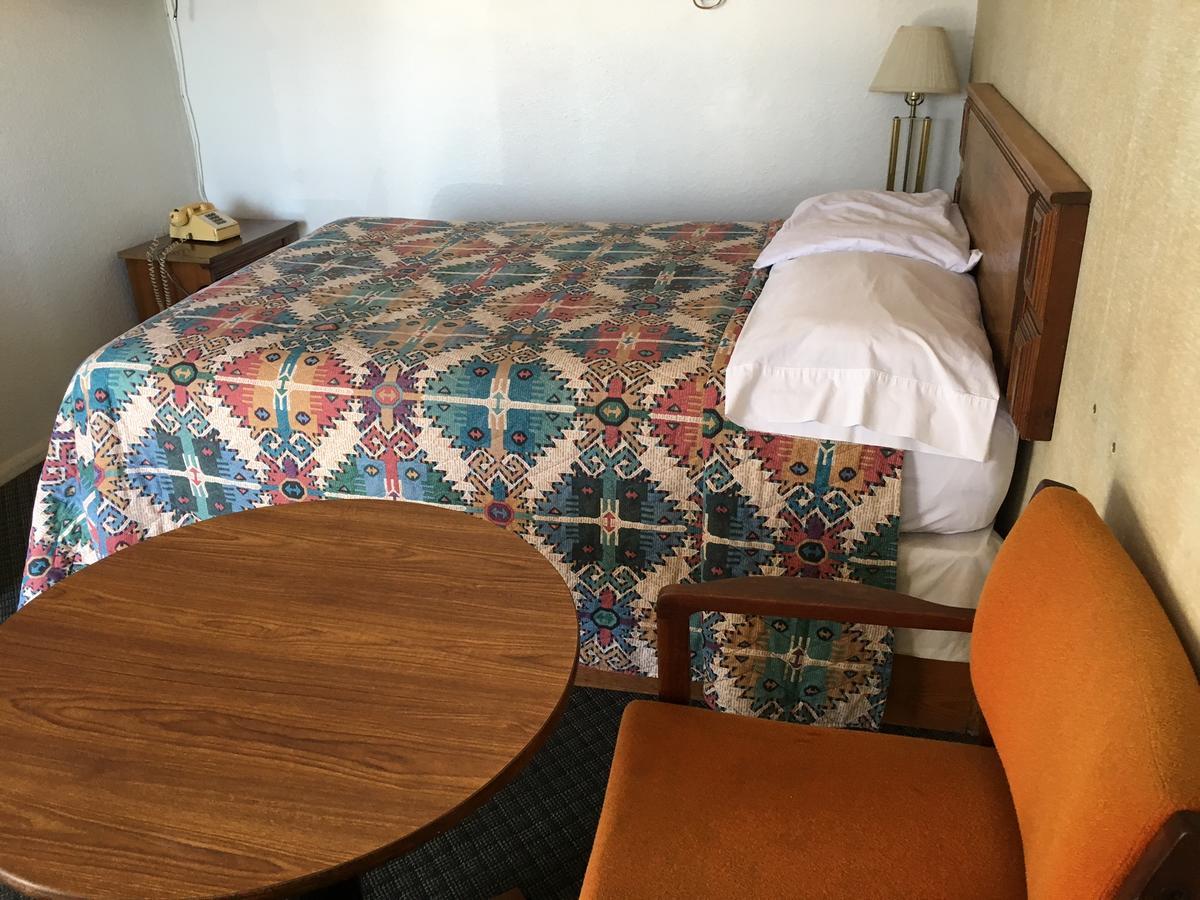 Skyliner Motel Stroud Εξωτερικό φωτογραφία