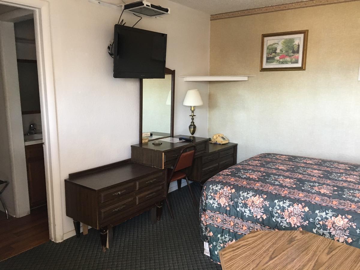 Skyliner Motel Stroud Εξωτερικό φωτογραφία