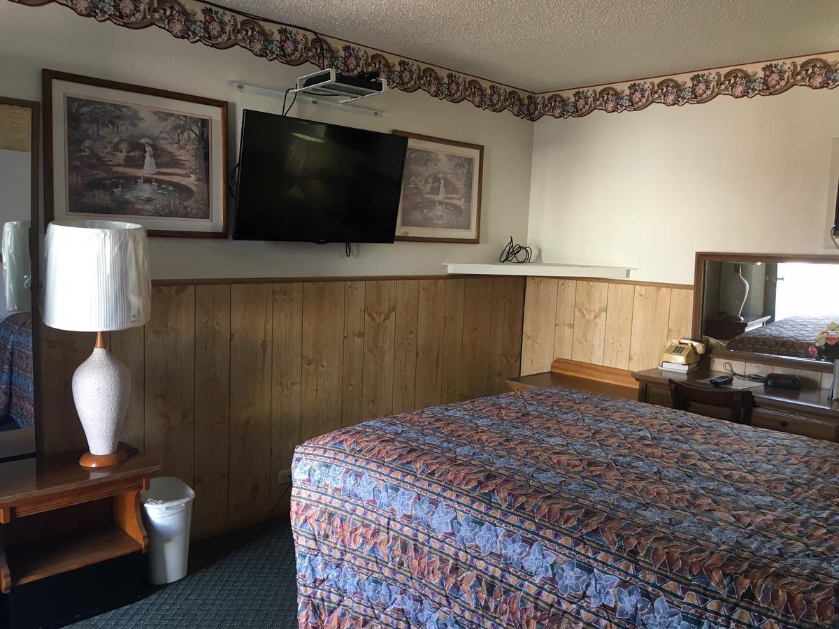 Skyliner Motel Stroud Εξωτερικό φωτογραφία