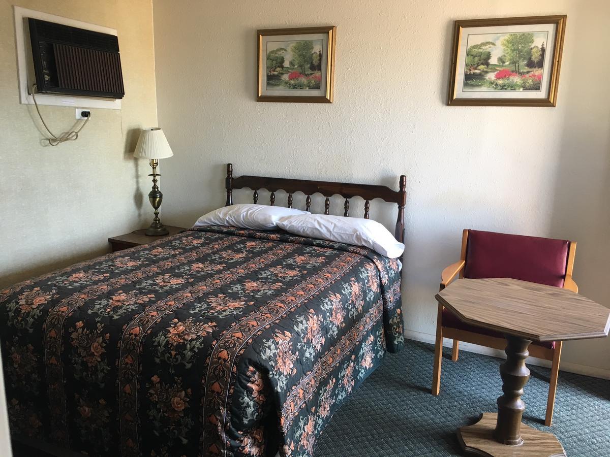 Skyliner Motel Stroud Εξωτερικό φωτογραφία
