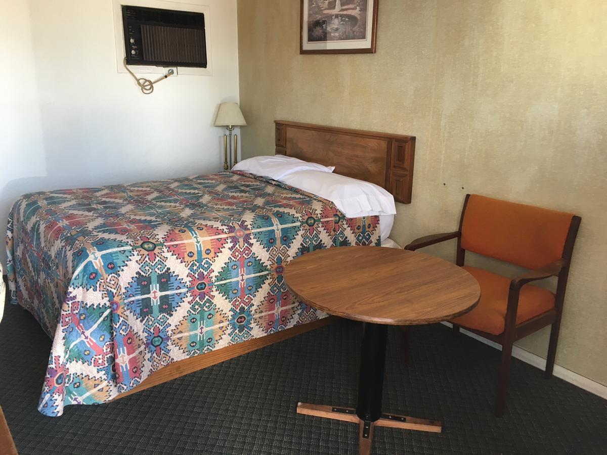 Skyliner Motel Stroud Εξωτερικό φωτογραφία