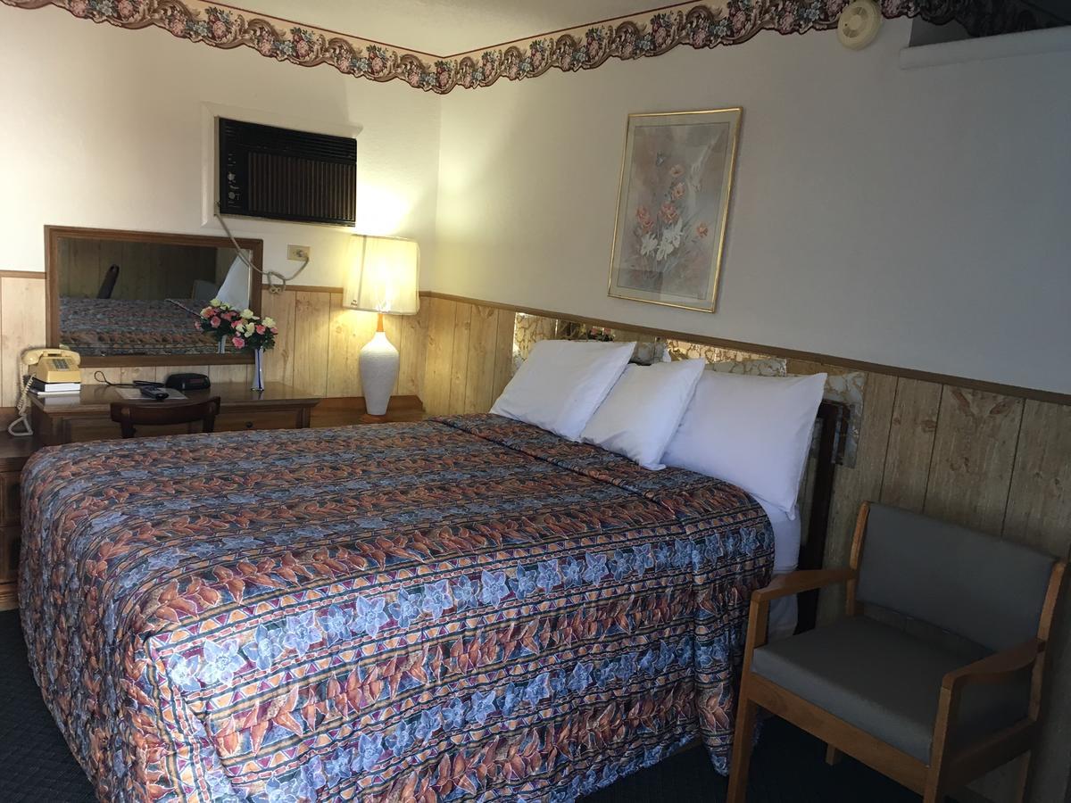 Skyliner Motel Stroud Εξωτερικό φωτογραφία