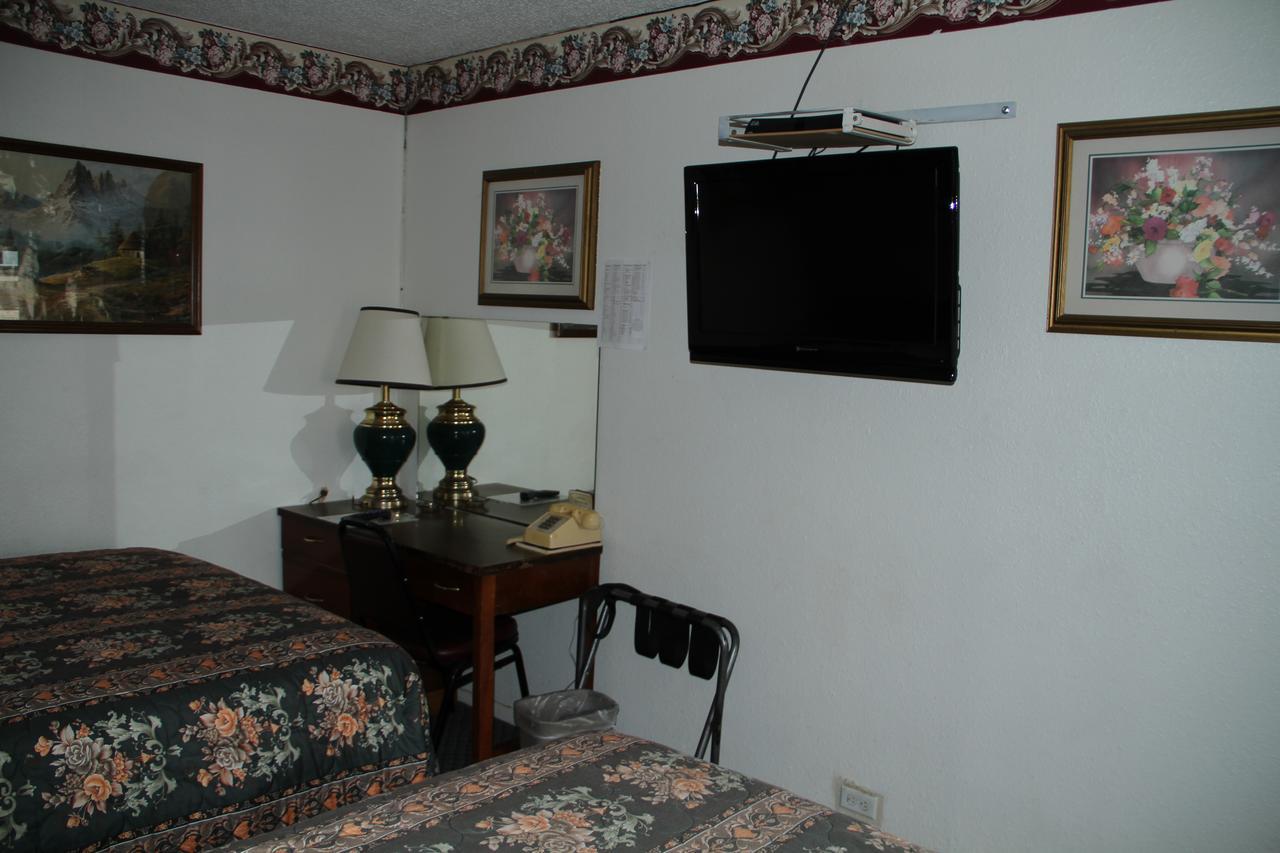 Skyliner Motel Stroud Εξωτερικό φωτογραφία
