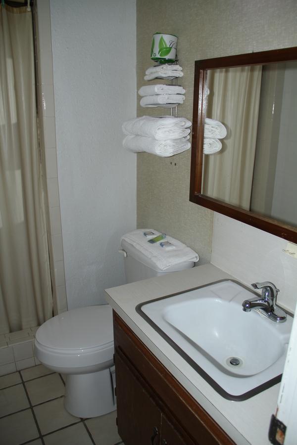 Skyliner Motel Stroud Εξωτερικό φωτογραφία