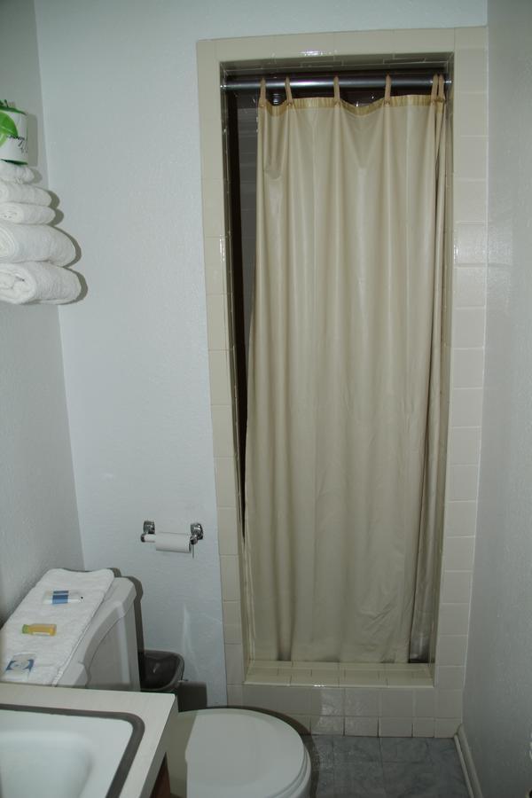 Skyliner Motel Stroud Εξωτερικό φωτογραφία