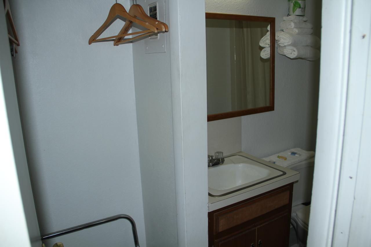Skyliner Motel Stroud Εξωτερικό φωτογραφία