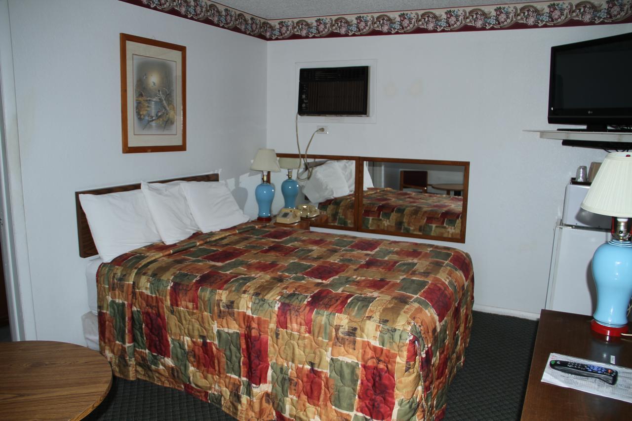 Skyliner Motel Stroud Εξωτερικό φωτογραφία