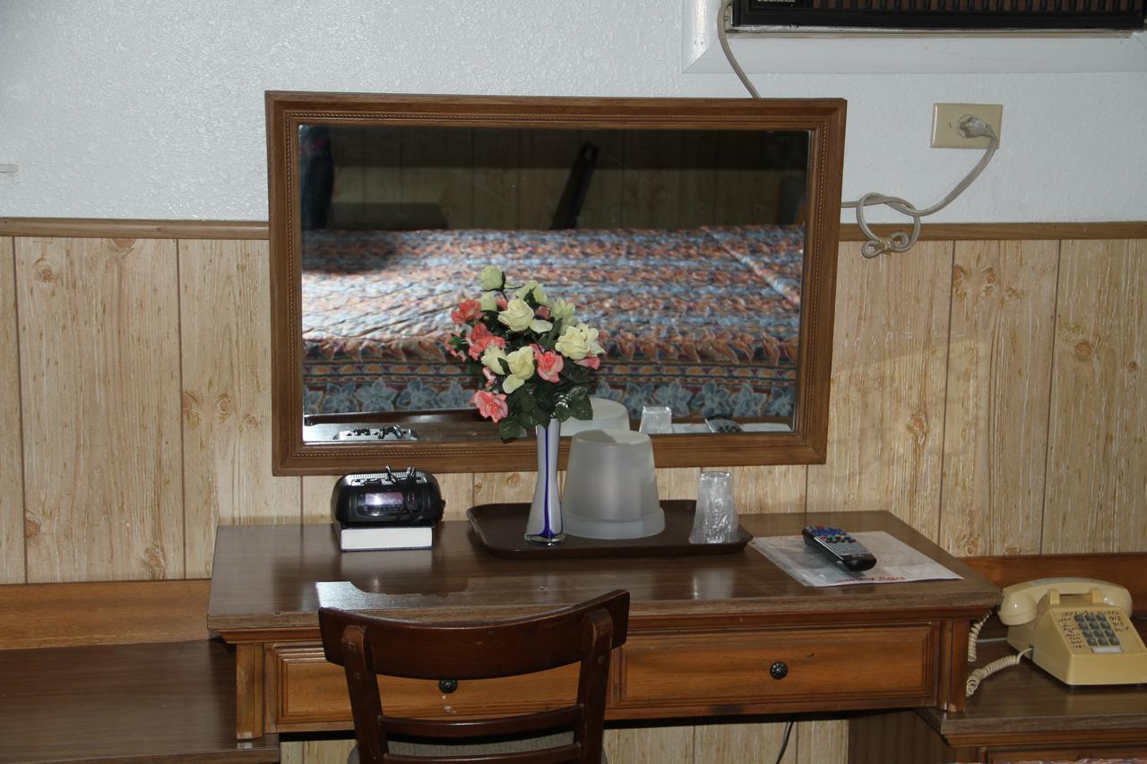 Skyliner Motel Stroud Εξωτερικό φωτογραφία