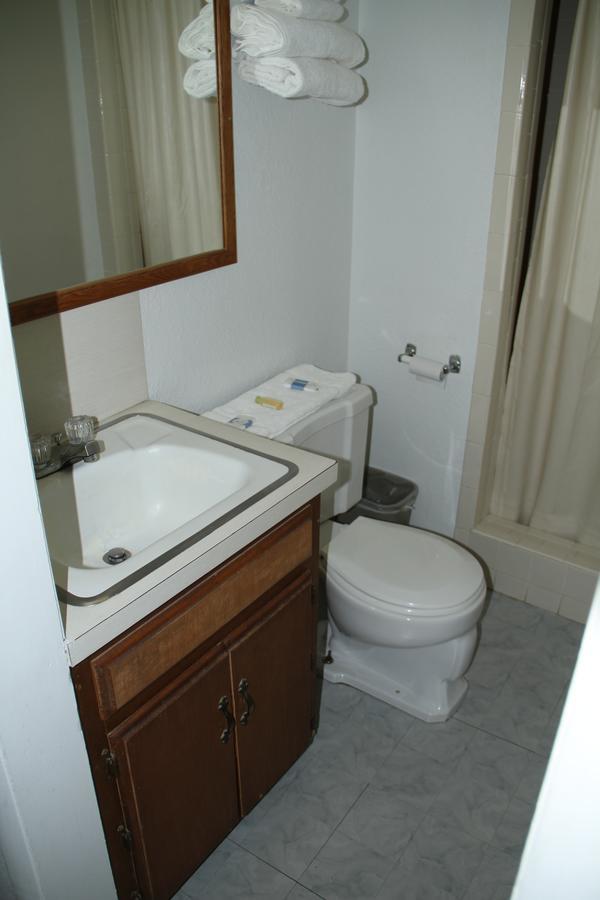 Skyliner Motel Stroud Εξωτερικό φωτογραφία