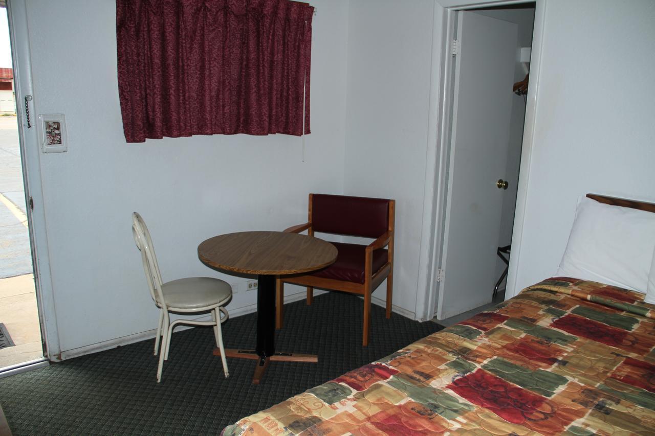 Skyliner Motel Stroud Εξωτερικό φωτογραφία