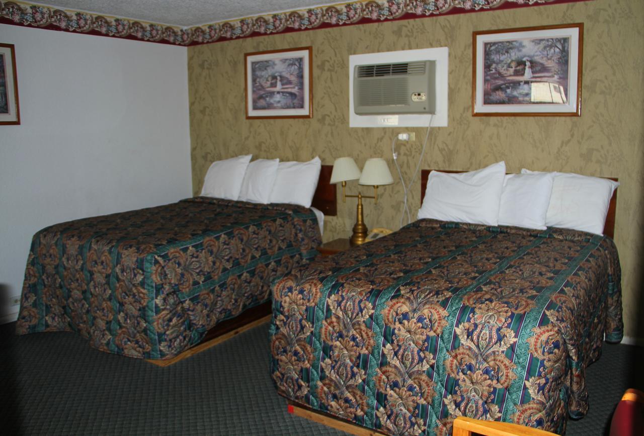 Skyliner Motel Stroud Εξωτερικό φωτογραφία